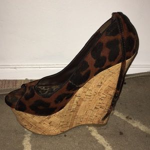 Dollhouse Sz 8 platform heel